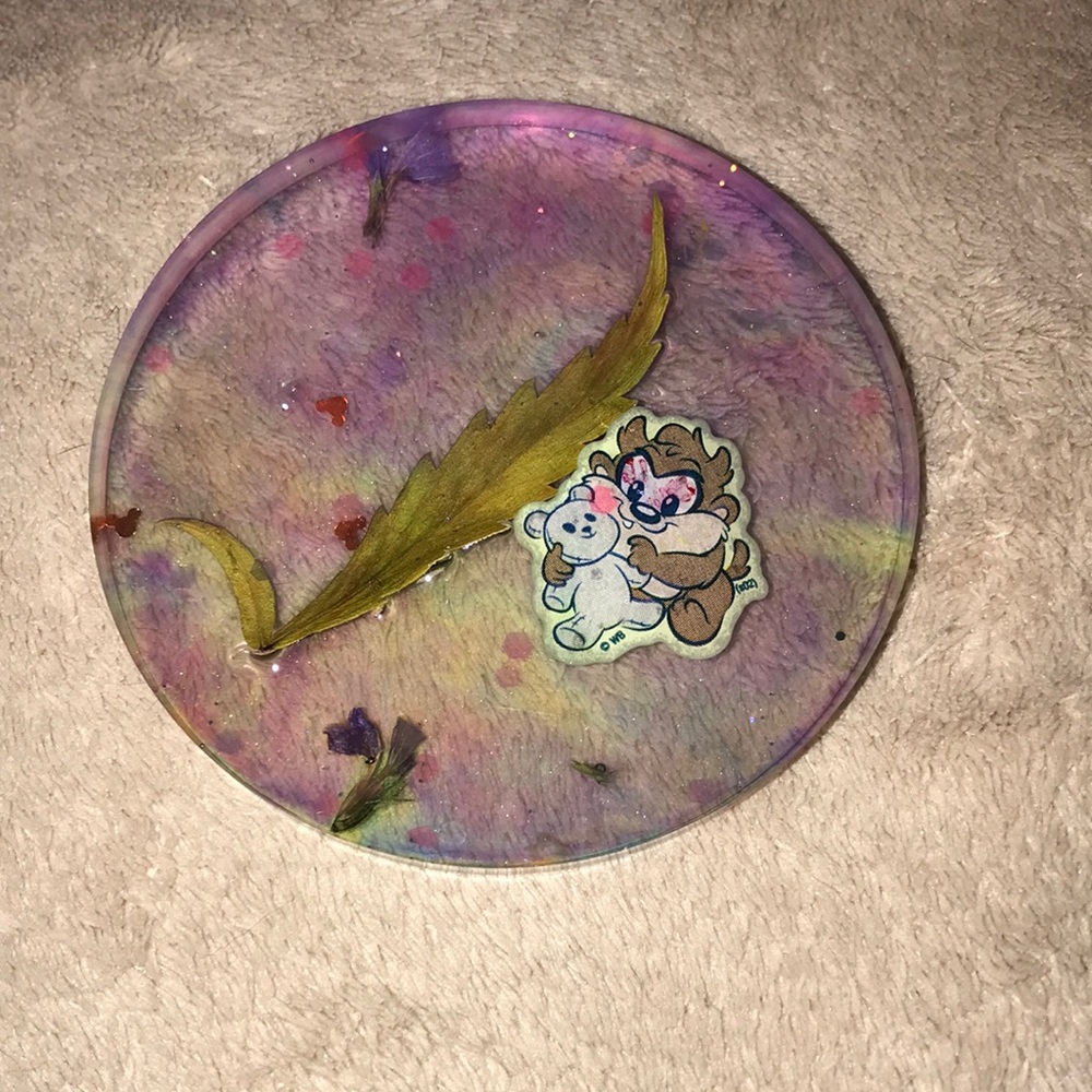 Custom epoxy red eyed baby TAZ coaster with my favorite leaf 🍁 New